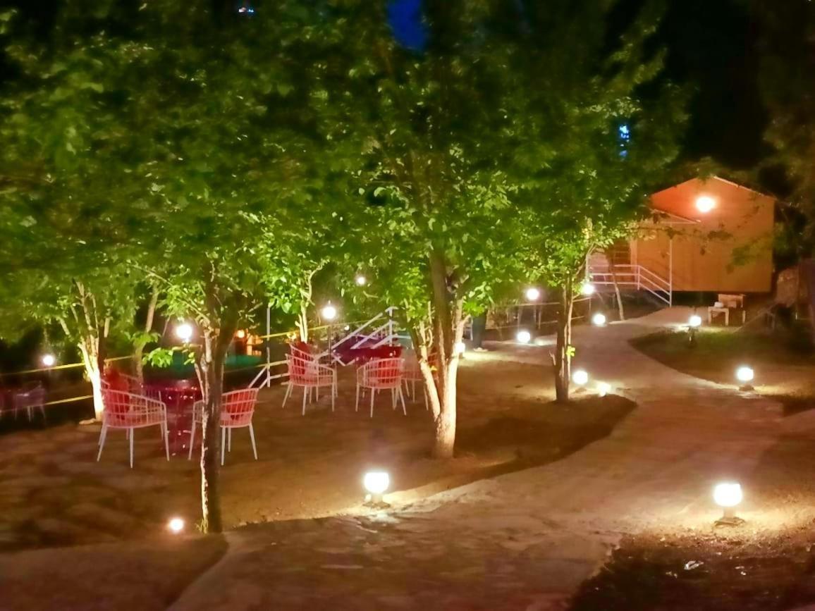 Aaroham Resort, Шимла Экстерьер фото