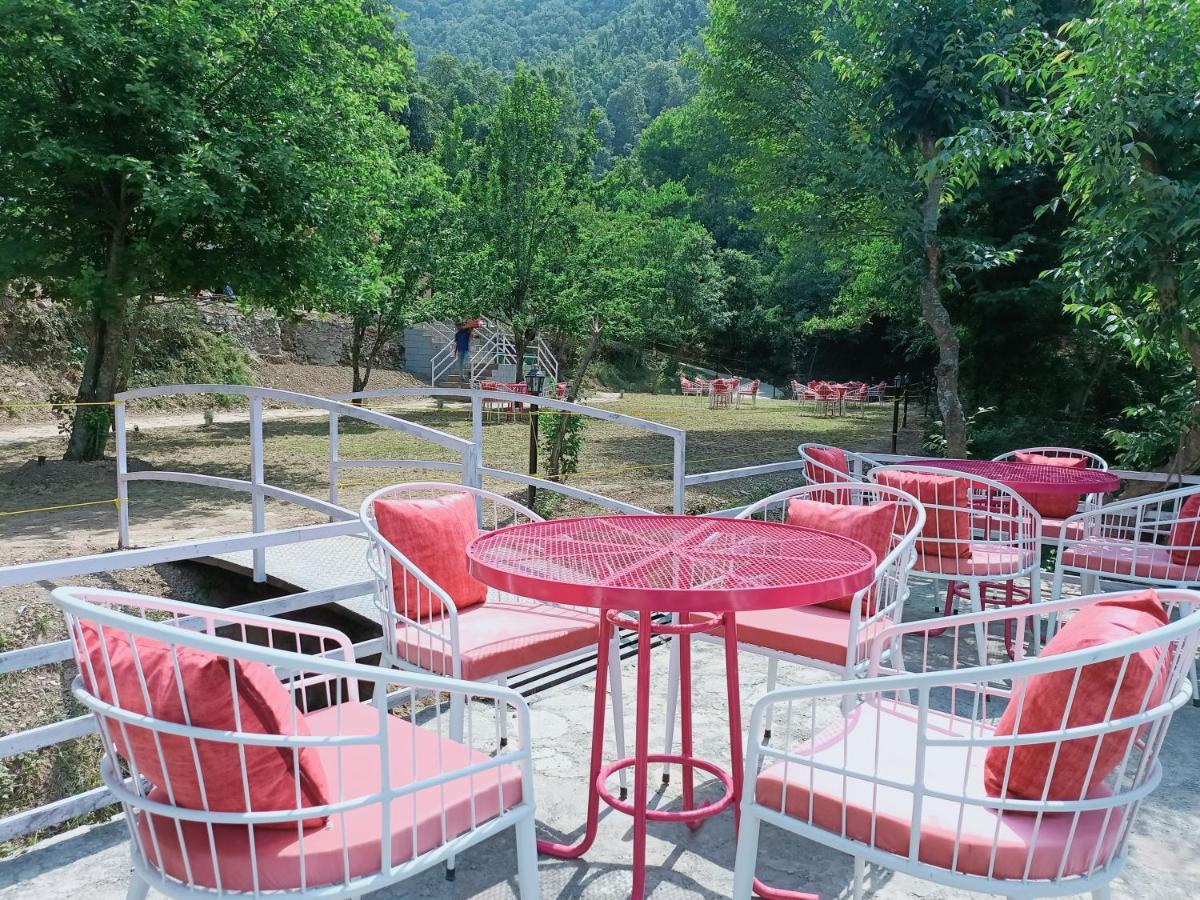 Aaroham Resort, Шимла Экстерьер фото