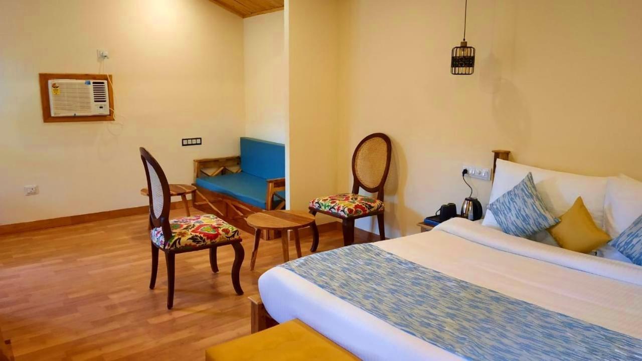 Aaroham Resort, Шимла Экстерьер фото